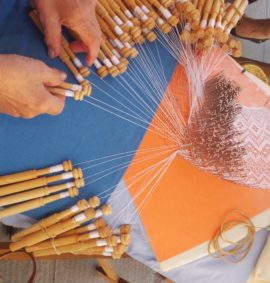 Atelier piquées de dentelle - Atelier Gaumais - Halenzy